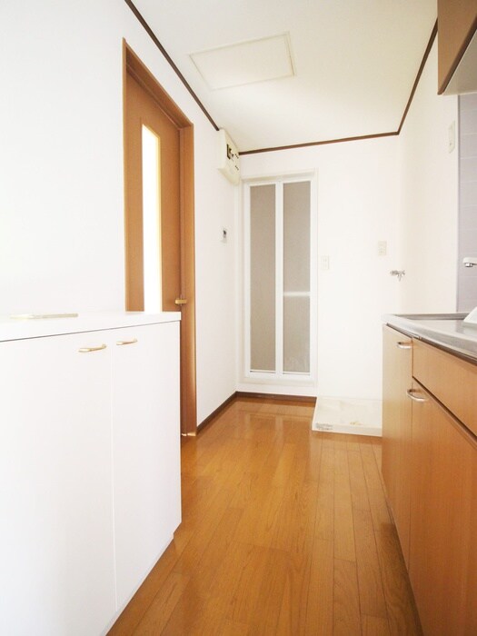 物件内観写真14　(洗濯機置場)