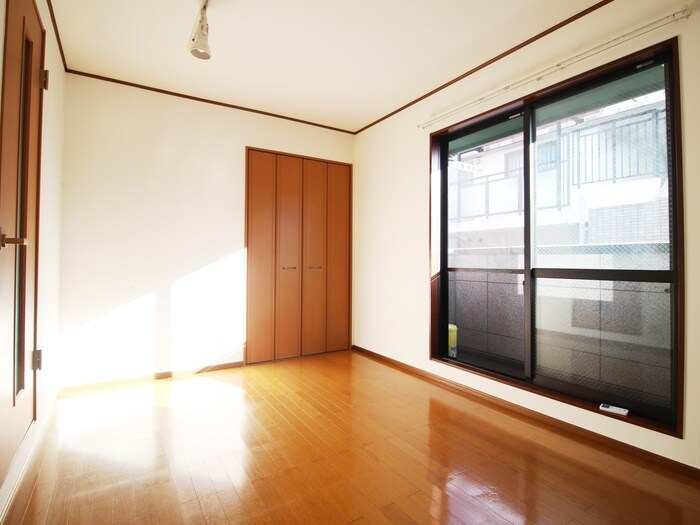 物件内観写真16　(室内からの展望)