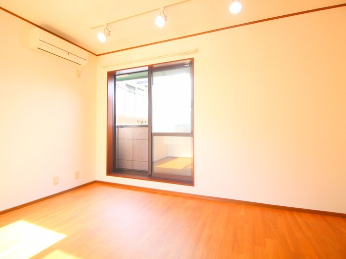 物件内観写真20　(室内からの展望)