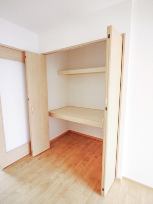 物件内観写真13　(収納)