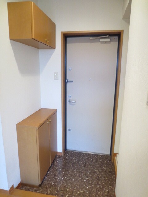 物件内観写真10　(玄関)