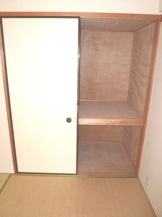 物件内観写真13　(収納)