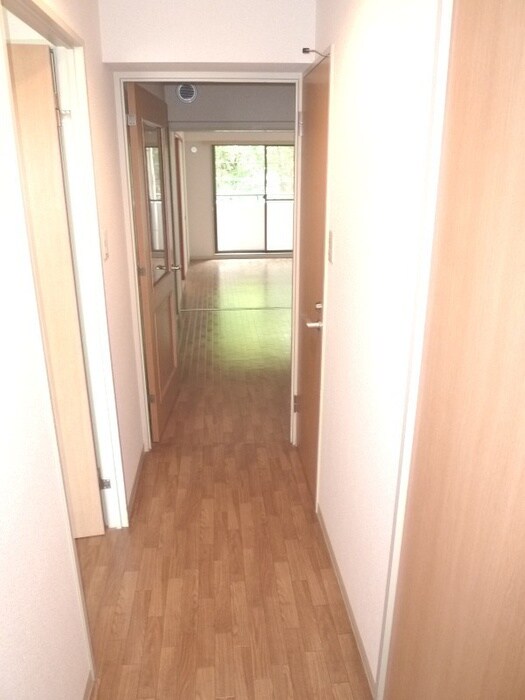 物件内観写真14　(廊下)