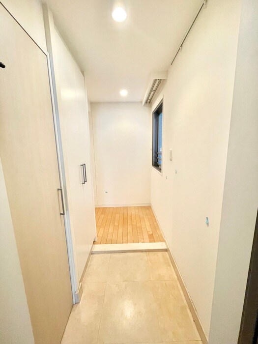 物件内観写真15　(玄関)