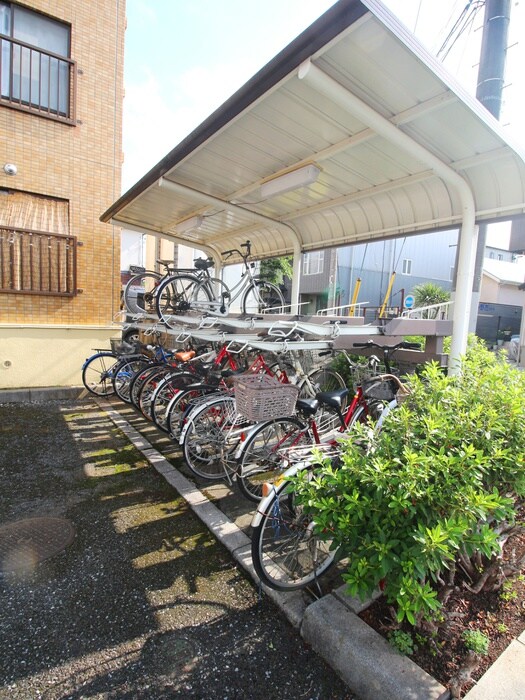 物件外観写真5　(駐輪場)