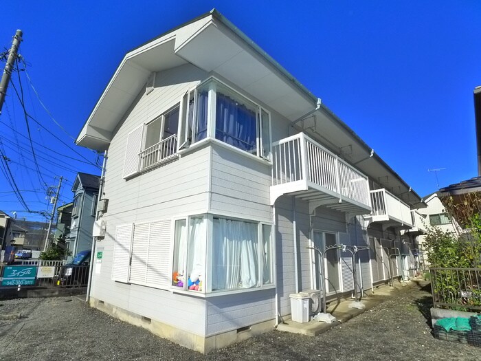 物件外観写真6　(エントランス部分)