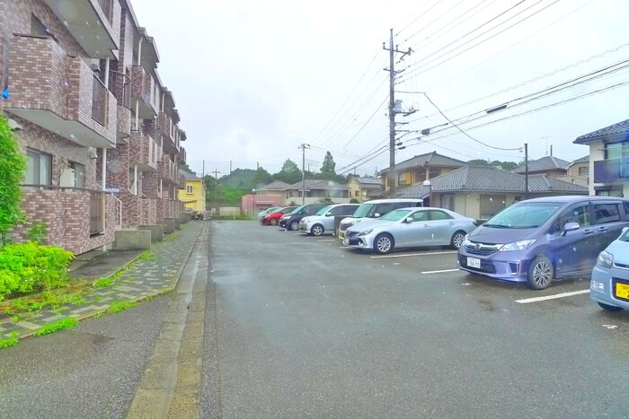 物件外観写真5　(駐車場)