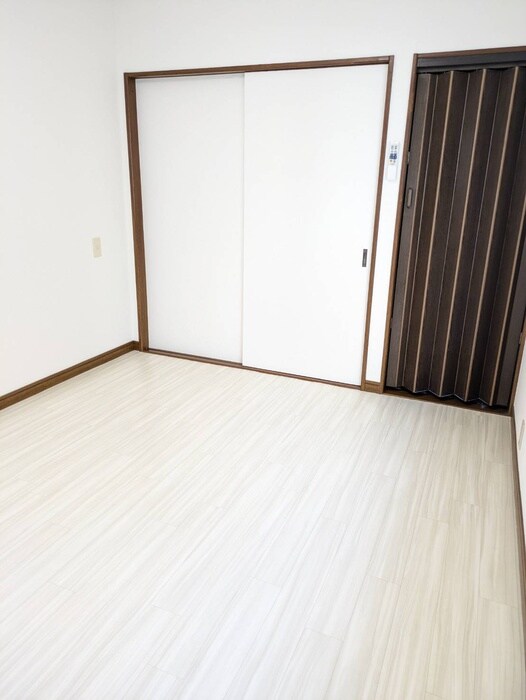 物件内観写真9　(居室)