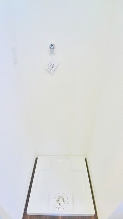 物件内観写真17　(洗濯機置場)