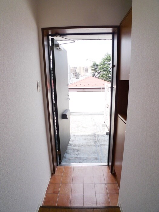 物件内観写真14　(玄関)