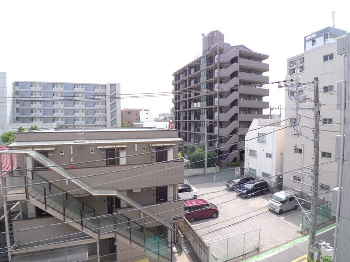 物件内観写真16　(室内からの展望)