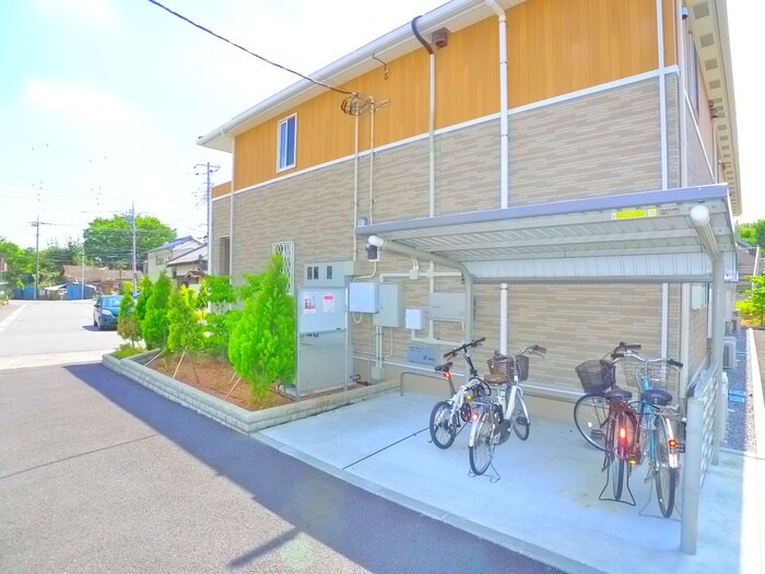 物件外観写真5　(駐輪場)