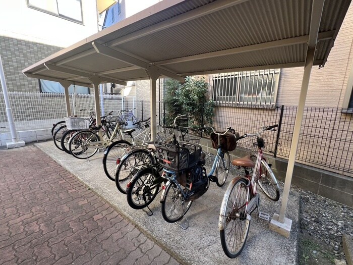 物件外観写真6　(駐輪場)