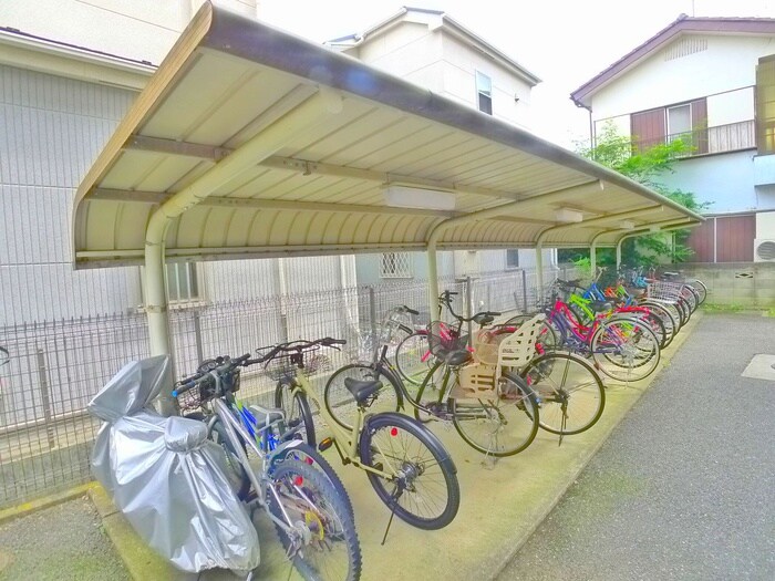 物件外観写真5　(駐輪場)