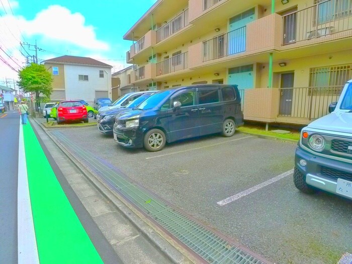 物件外観写真6　(駐車場)