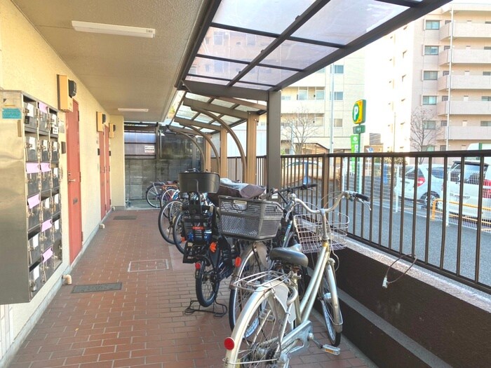 物件外観写真3　(駐輪場)