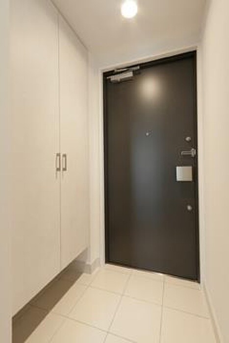 物件内観写真8　(玄関)