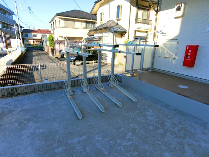 物件外観写真3　(駐輪場)