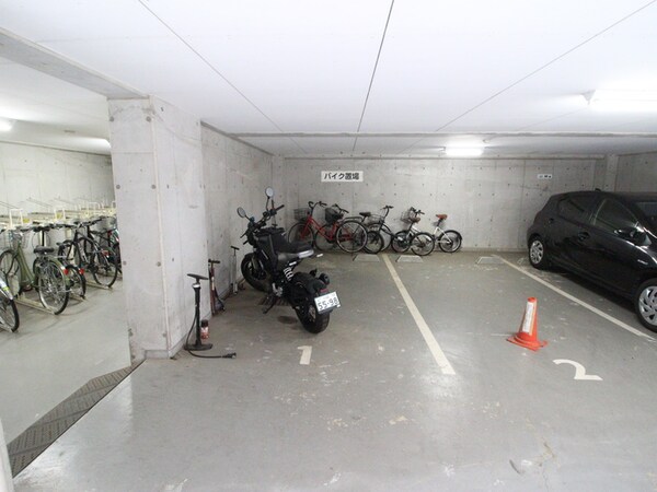 バイク置き場