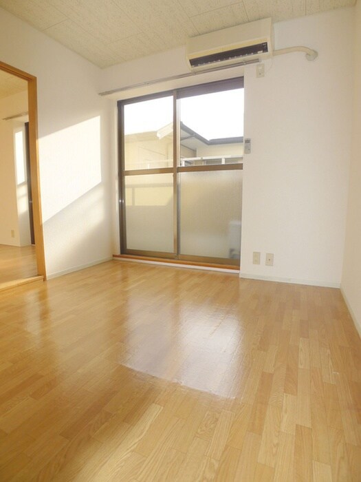 物件内観写真4　(居室)