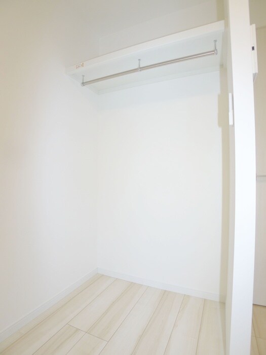 物件内観写真12　(収納)