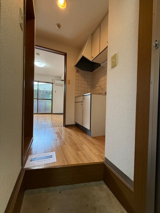 物件内観写真7　(玄関)