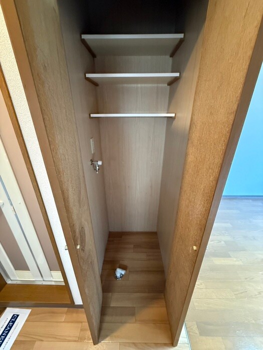 物件内観写真15　(洗濯機置場)