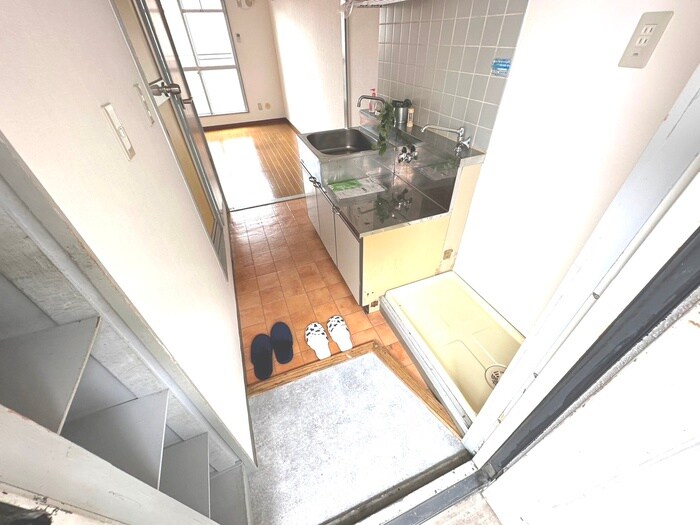 物件内観写真13　(玄関)