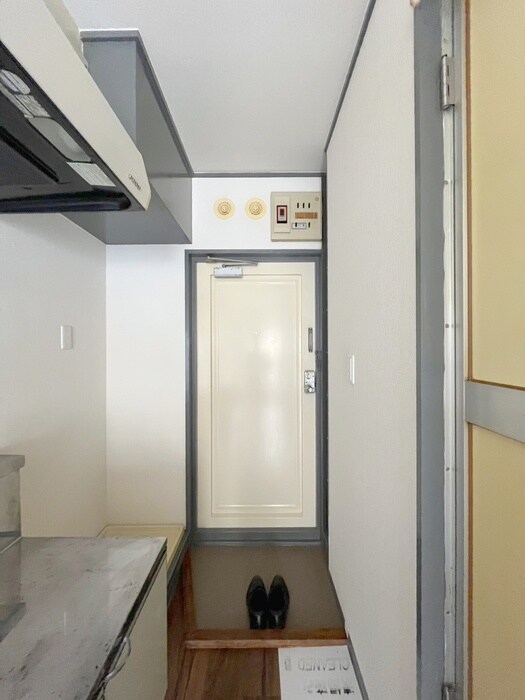 物件内観写真14　(玄関)