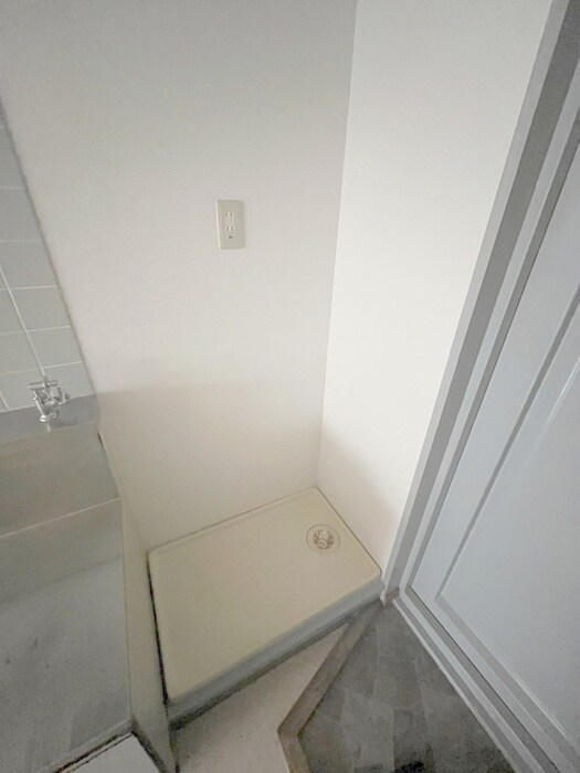 物件内観写真15　(洗濯機置場)