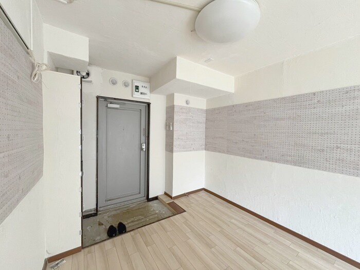 物件内観写真17　(玄関)