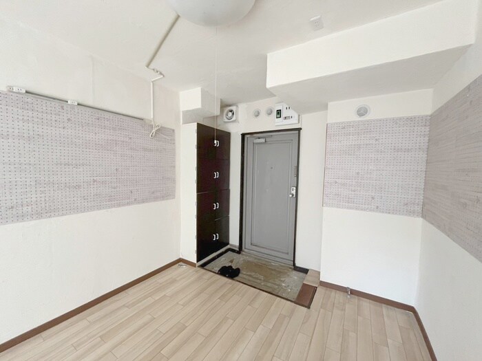 物件内観写真18　(玄関)