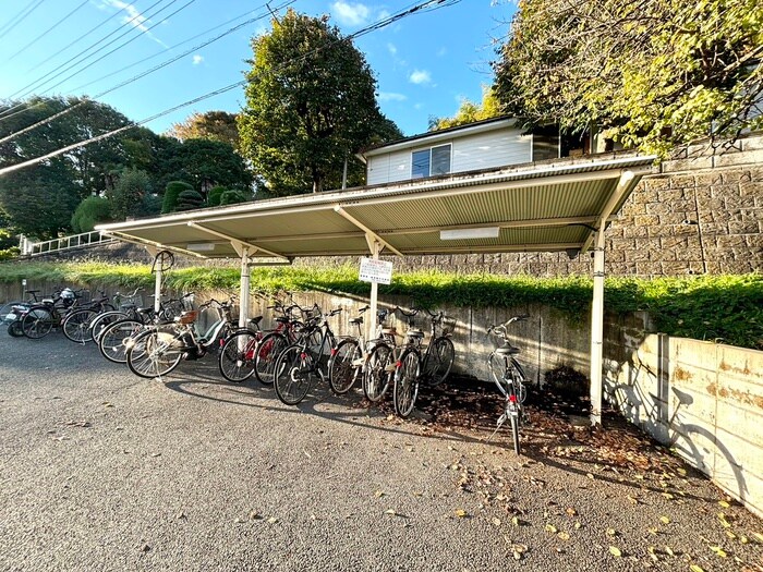 物件外観写真6　(駐輪場)