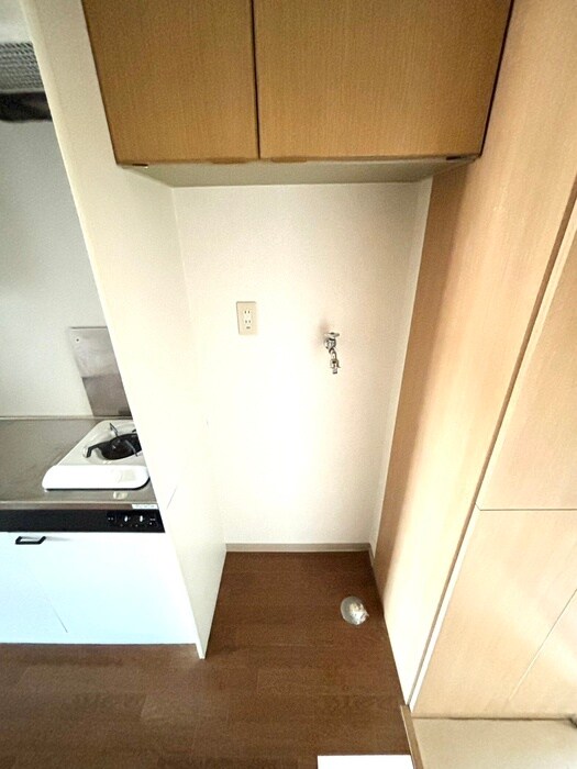 物件内観写真15　(洗濯機置場)