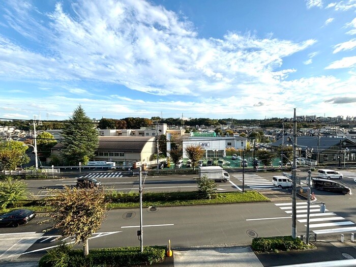 物件内観写真22　(室内からの展望)