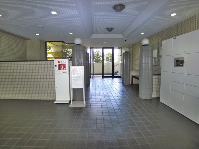 物件外観写真4　(エントランス部分)