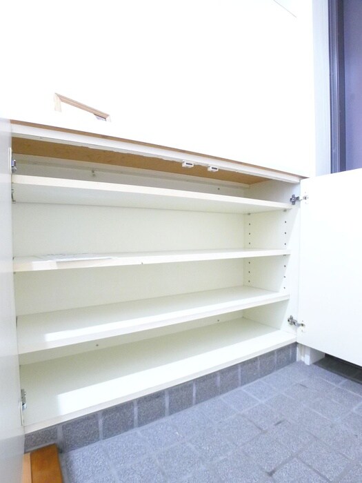 物件内観写真17　(靴箱)