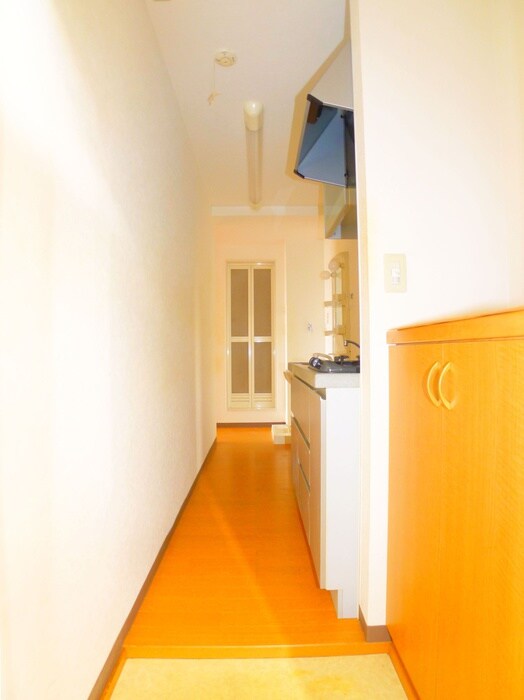 物件内観写真16　(玄関)