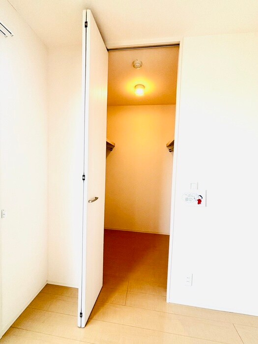 物件内観写真15　(収納)