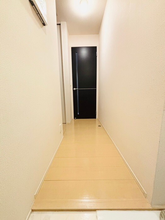 物件内観写真18　(玄関)