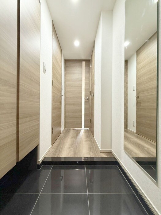 物件内観写真7　(玄関)