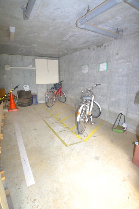 物件外観写真4　(駐輪場)