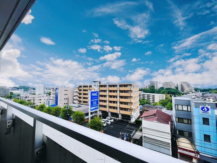 物件内観写真7　(室内からの展望)