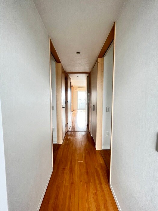 物件内観写真17　(廊下)