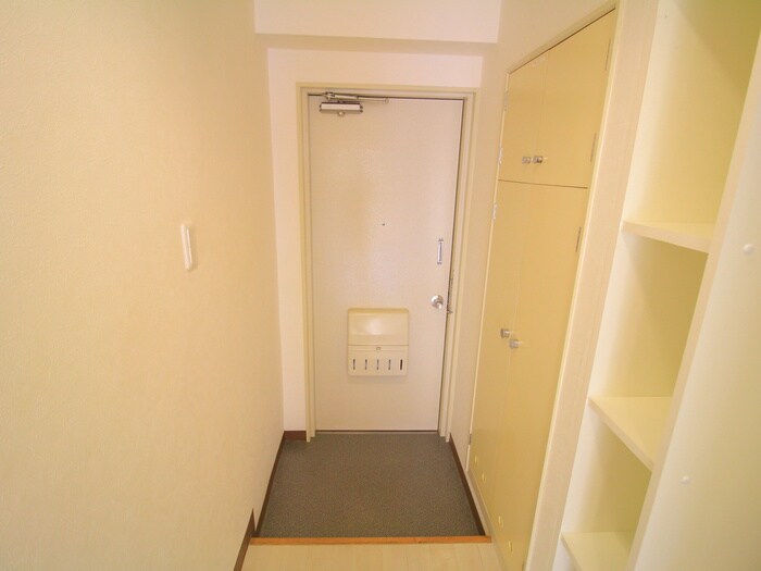 物件内観写真15　(玄関)