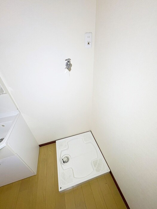 物件内観写真15　(洗濯機置場)