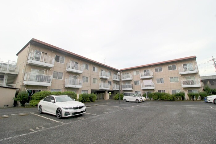 物件外観写真4　(駐車場)