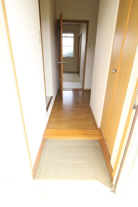 物件内観写真15　(玄関)