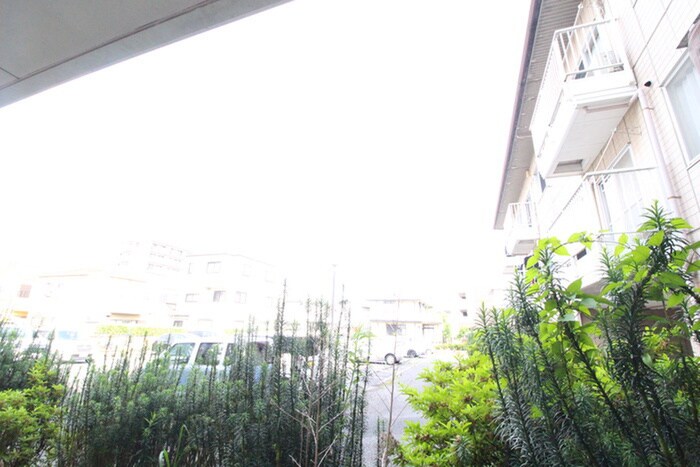 物件内観写真20　(室内からの展望)