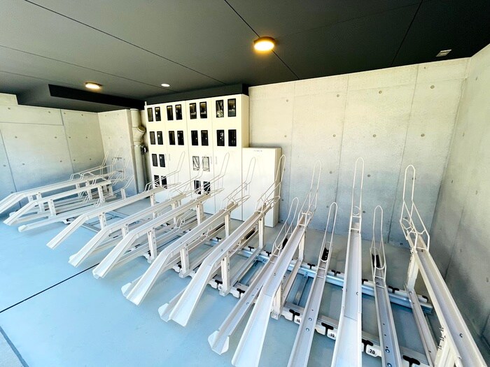 物件外観写真5　(駐輪場)